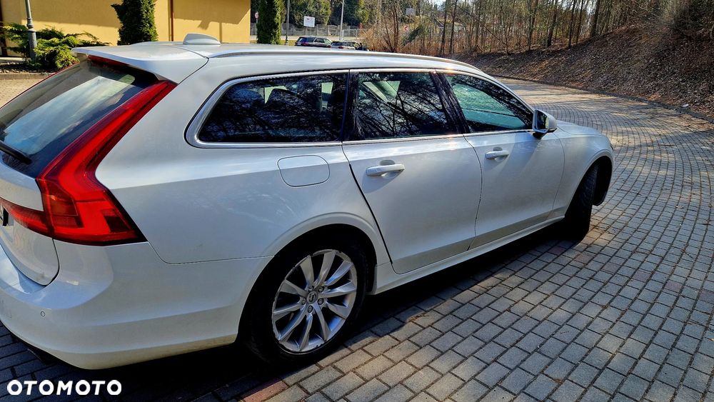 Volvo V90 D4 Momentum - 2