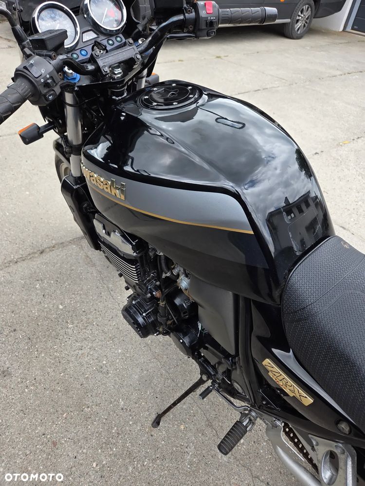 Kawasaki ZRX - 10