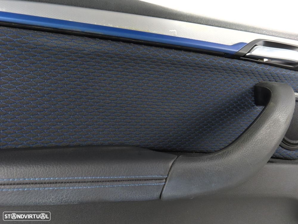 Forra da Porta Pack M Frente/Esquerda Usado / Original BMW X1 (F48) 51418069405 - 4