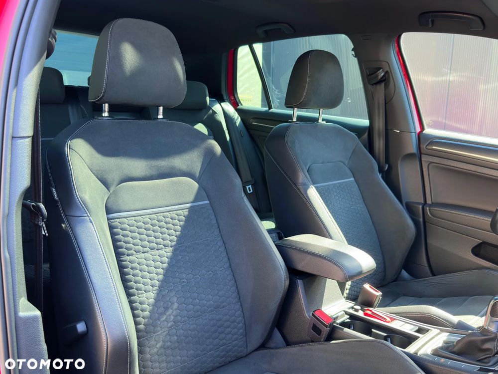 Volkswagen Golf - 10