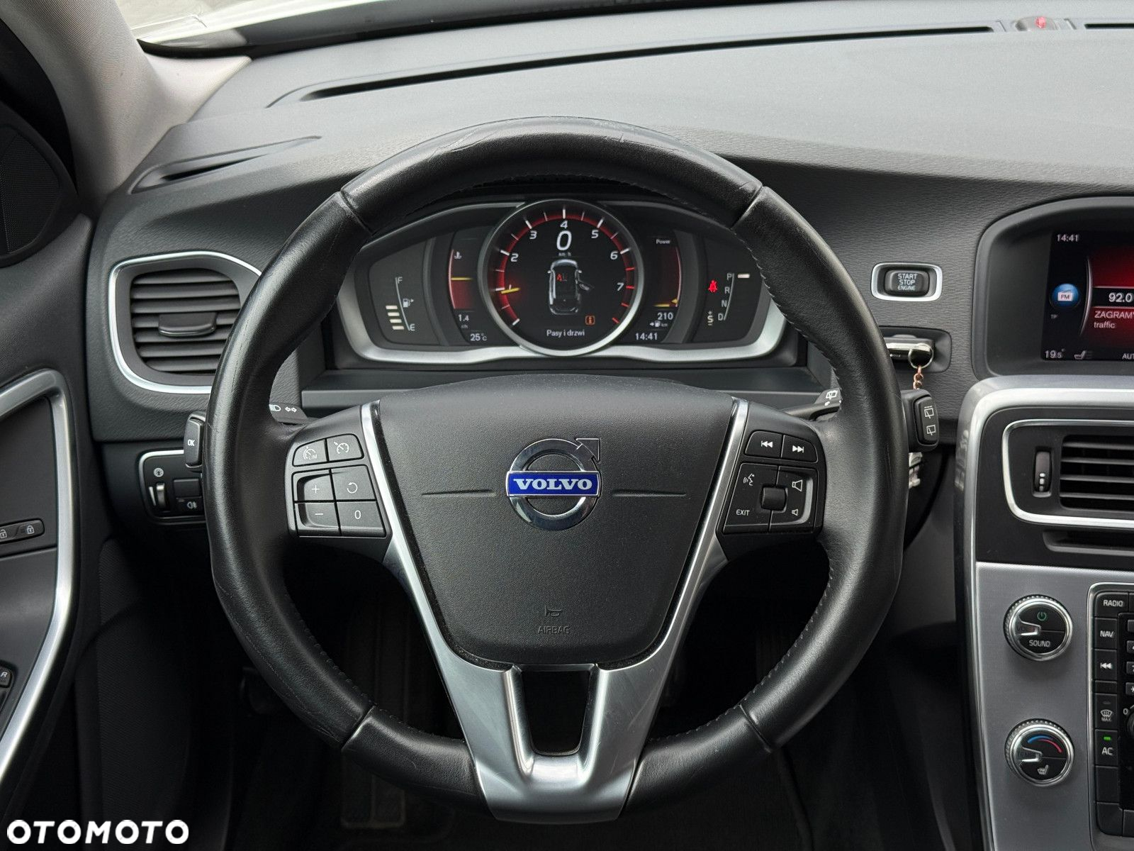 Volvo V60 Cross Country - 13