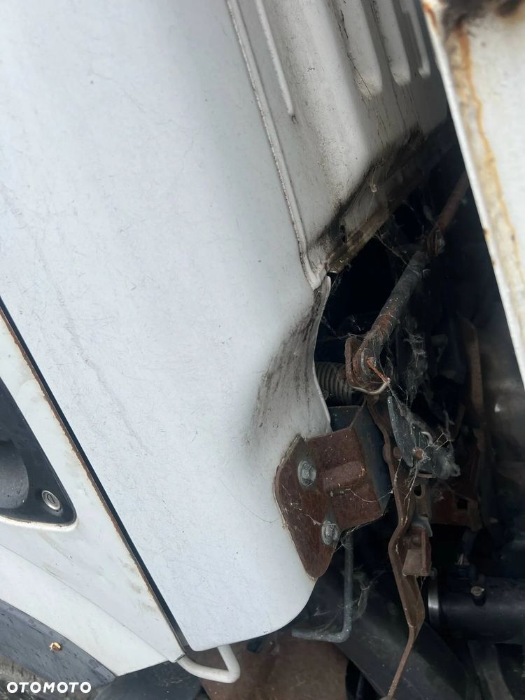 Nissan Cabstar 35.13-2900 KABINA / Karoseria / Części !! 2007r. - 3