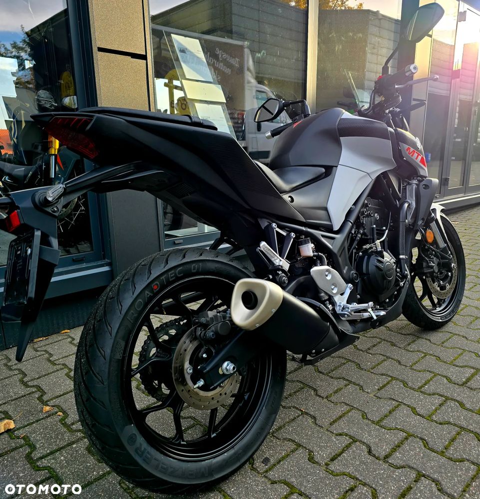 Yamaha MT - 24
