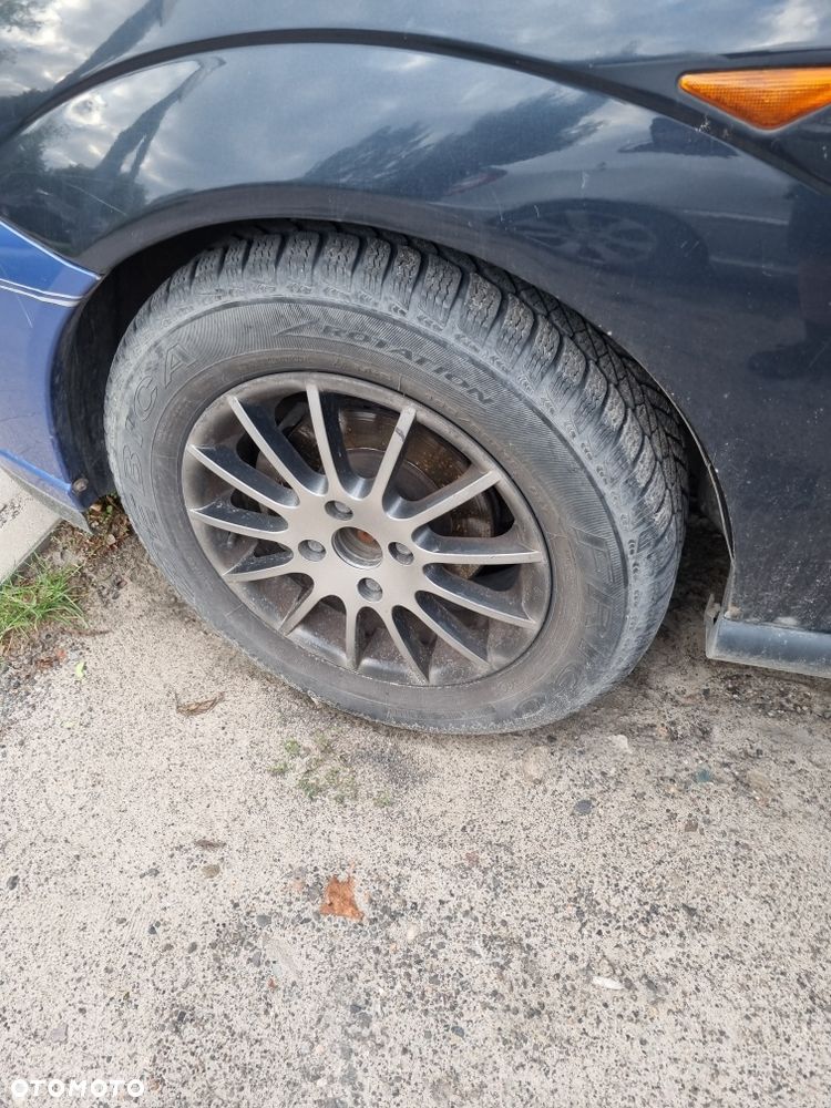 Ford Focus 2000 photo 4