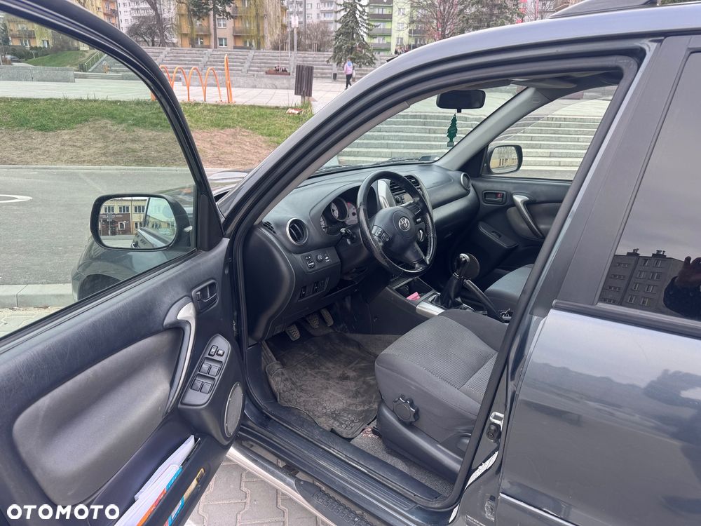Toyota RAV4 2.0 D-4D 4x4 - 18