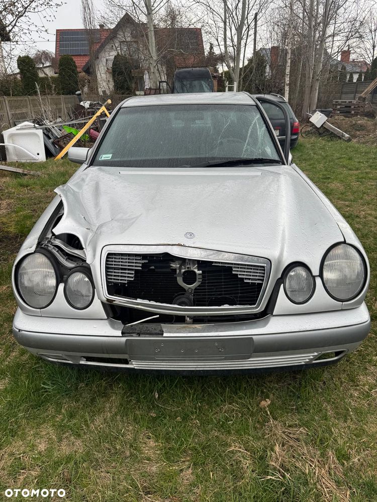 Mercedes-Benz Klasa E 230 Avantgarde - 4