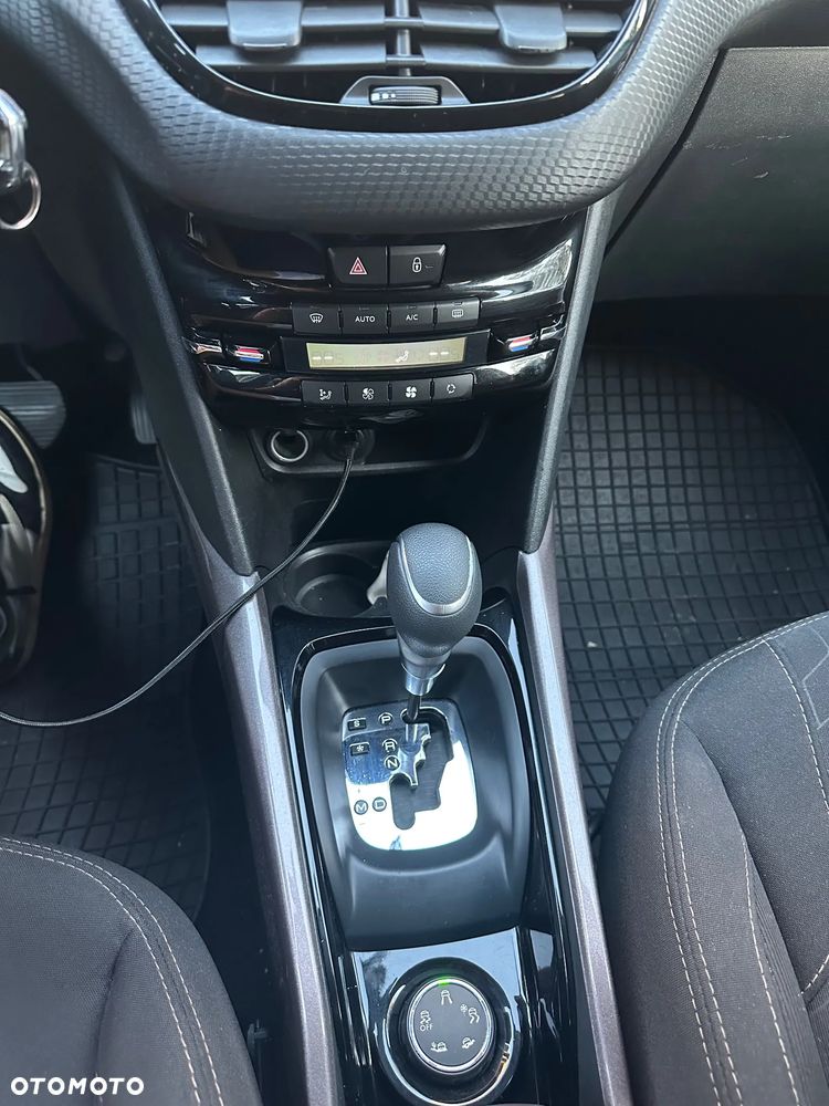 Peugeot 2008 1.2 Pure Tech Active S&S EAT6 - 14