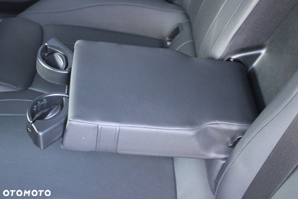 Mercedes-Benz CLA - 22