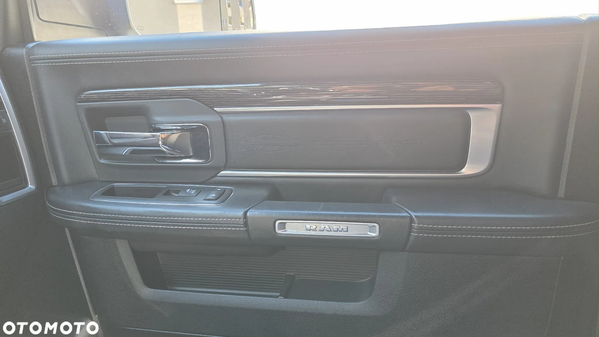 Dodge RAM 1500 5.7 4x4 - 20