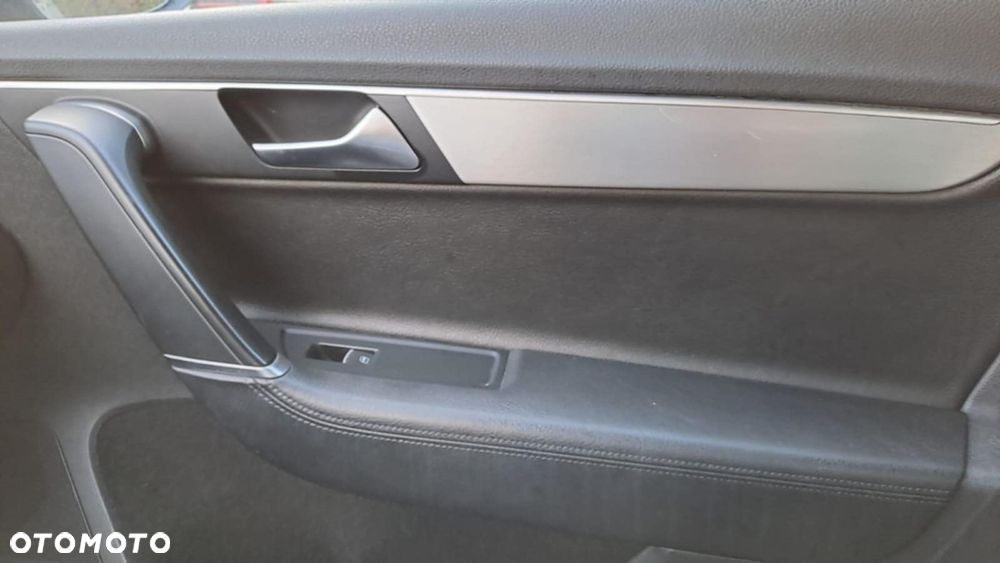 Volkswagen Passat - 4