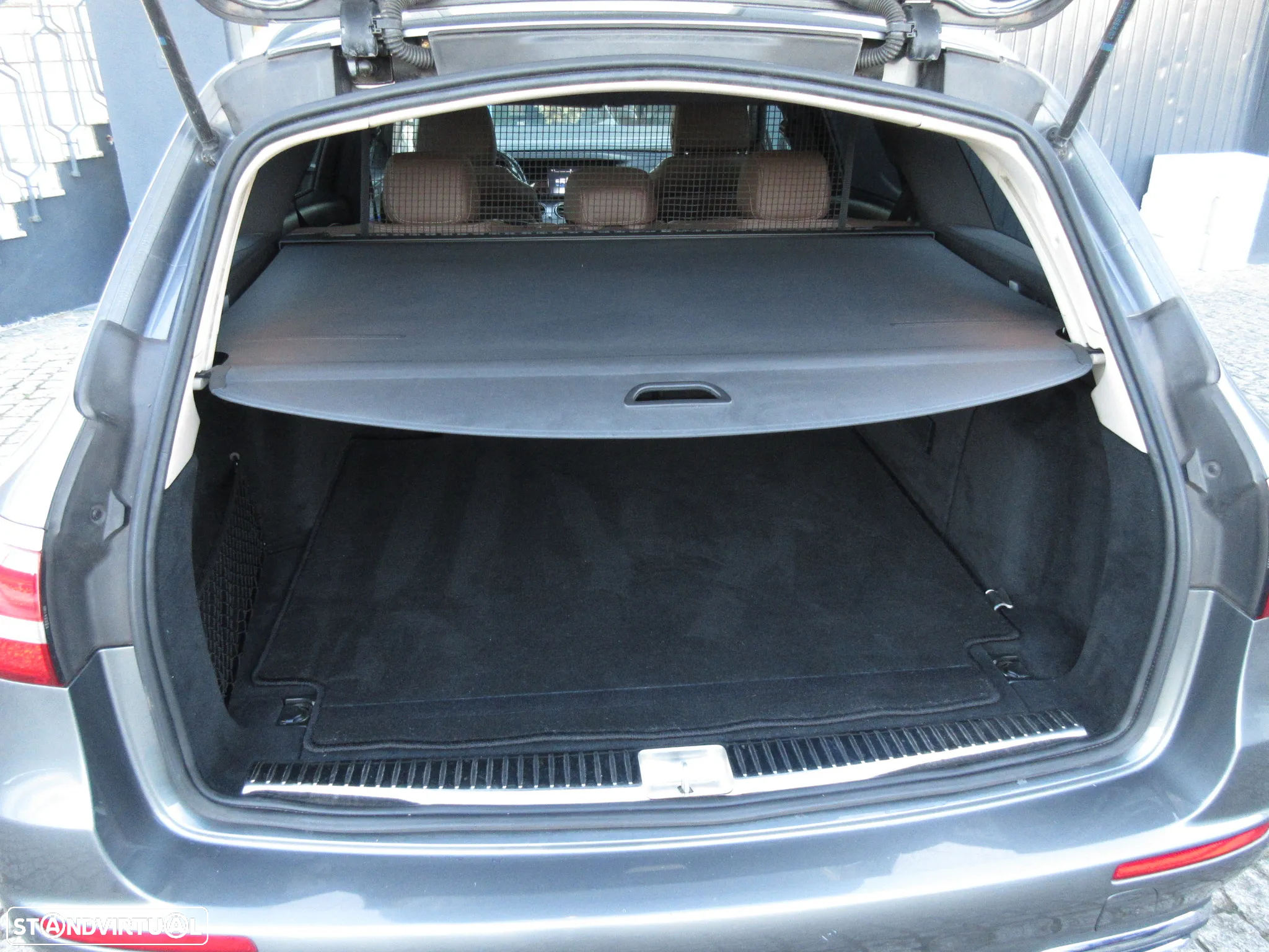 Mercedes-Benz E 200 - 31