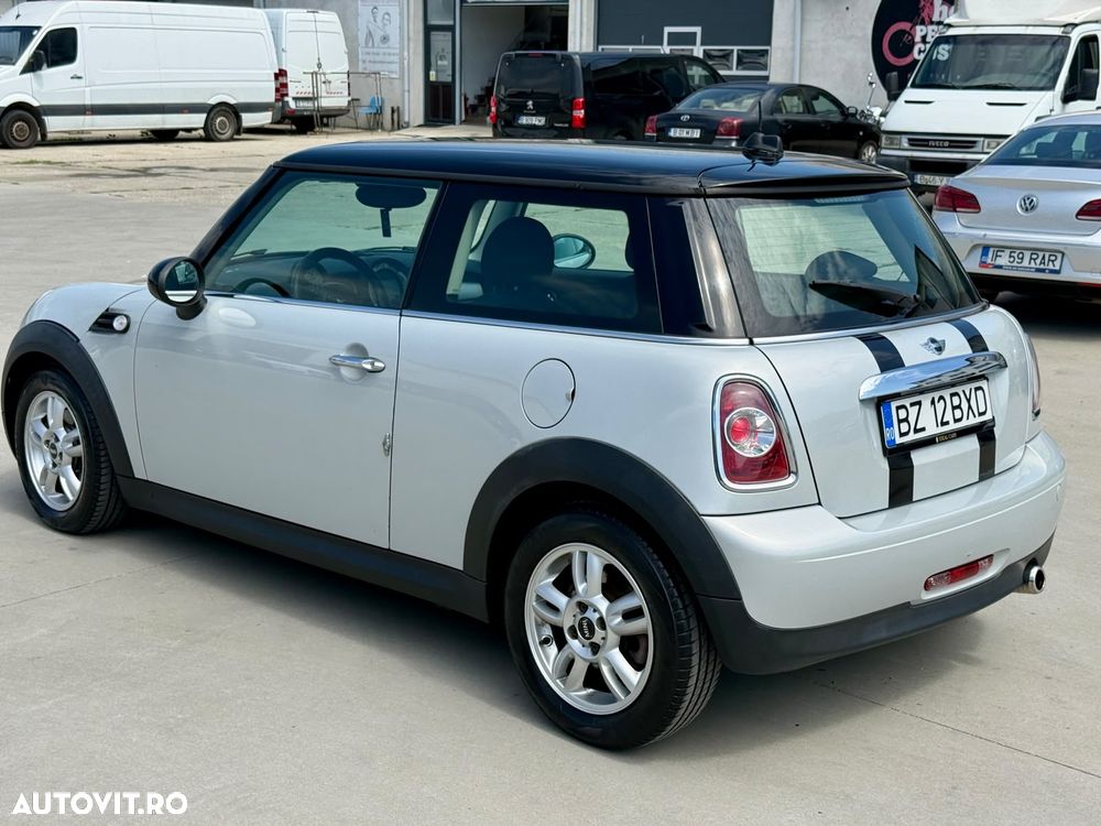 Mini Cooper D AT - 4