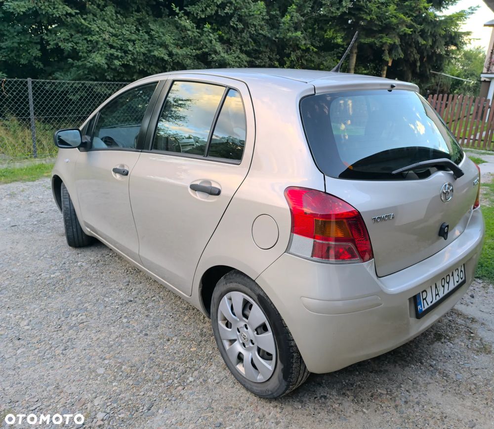 Toyota Yaris - 5