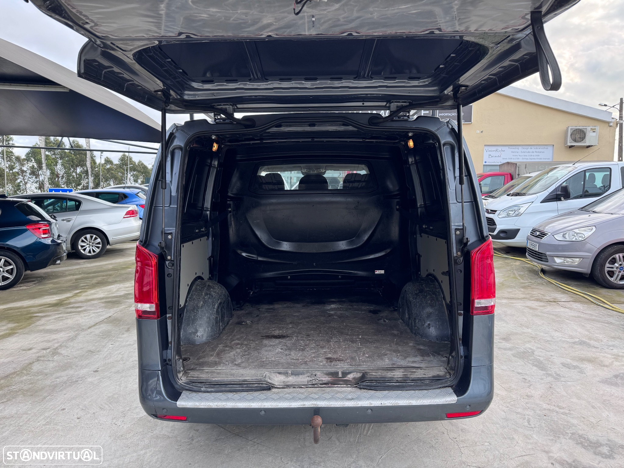 Mercedes-Benz Vito 109cdi 5Lug C|Carga - 17