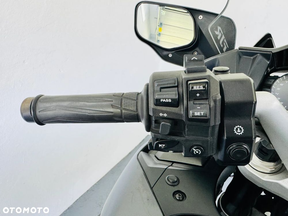 Yamaha FJR - 19