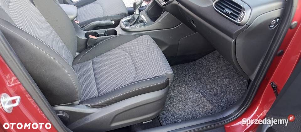 Hyundai i30 1.5 DPI Classic + - 7