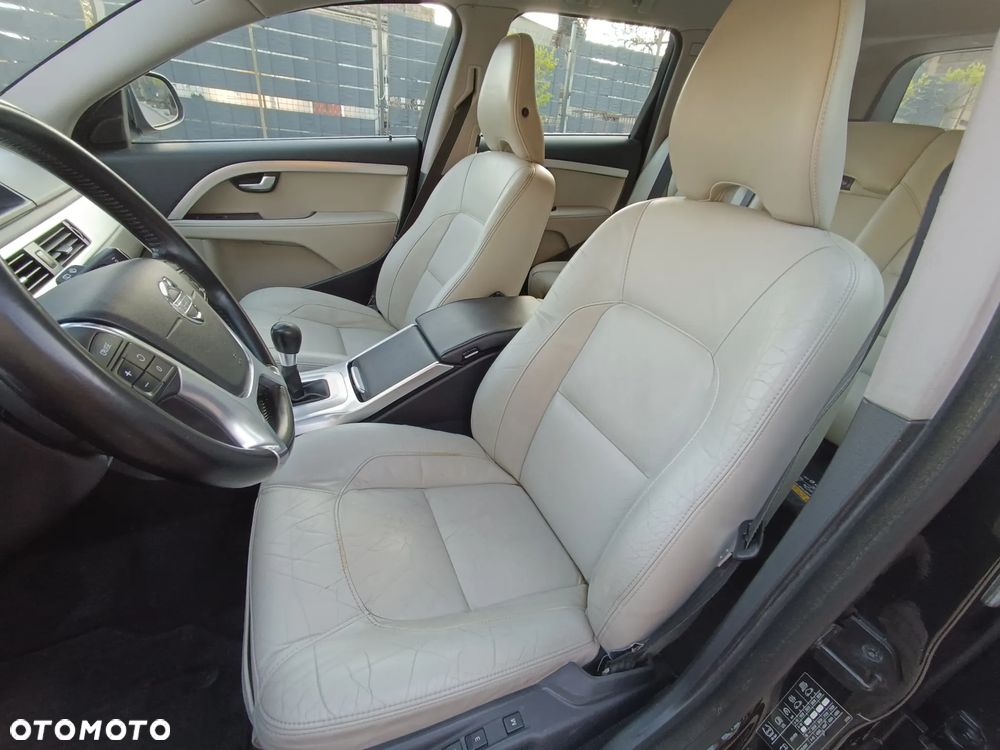 Volvo V70 D2 Edition - 16