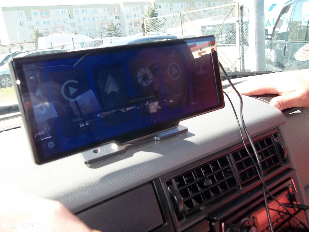 Volkswagen Multivan - 11