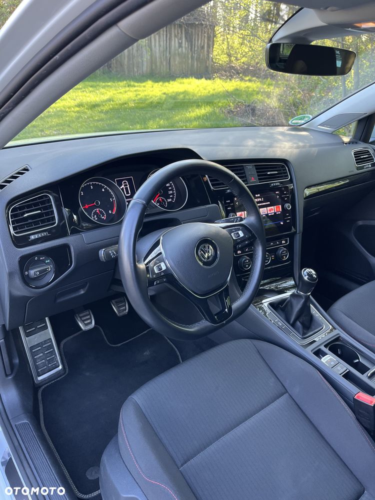 Volkswagen Golf - 13