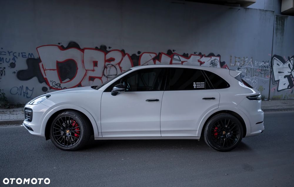 Porsche Cayenne S - 4