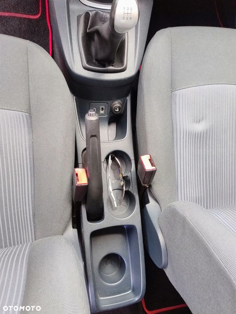 Ford Fiesta - 12