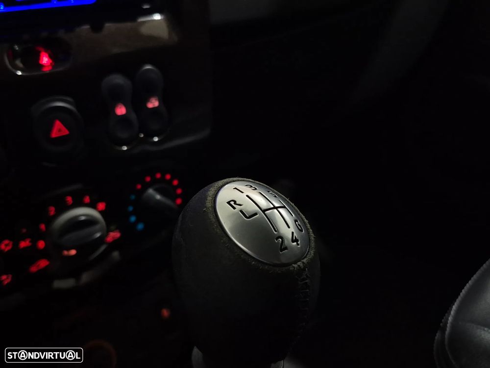 Dacia Duster 1.5 dCi Prestige - 14