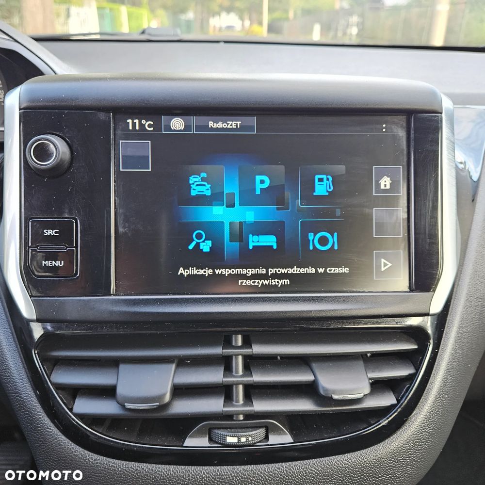 Peugeot 208 - 18