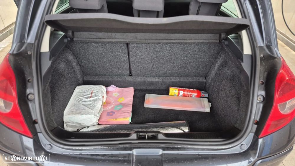 Renault Clio 1.2 16V Confort Authentique - 5