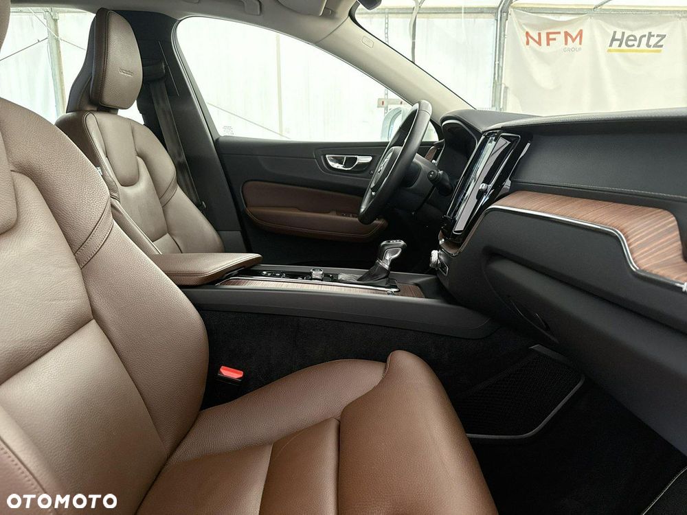 Volvo XC 60 - 22