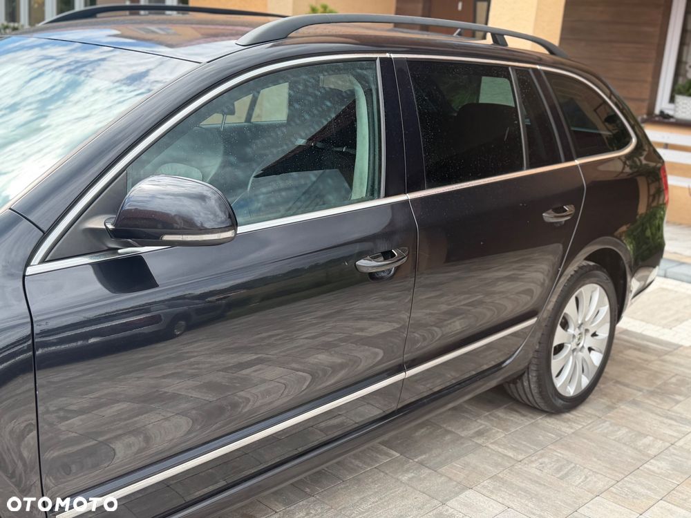 Skoda Superb 2.0 TDI DSG Elegance - 36