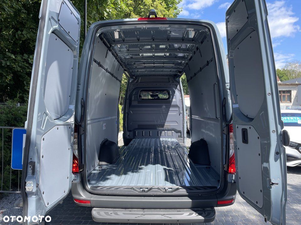 Mercedes-Benz Sprinter - 6
