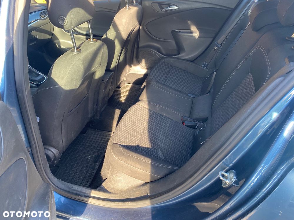 Opel Astra 1.4 T Dynamic - 7