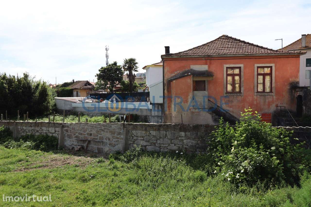 Moradia T4 para reabilitação total em Valbom - Grande imagem: 3/20