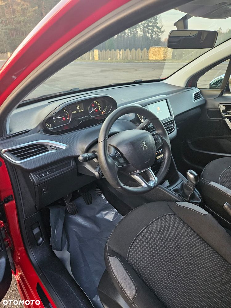 Peugeot 208 PureTech 82 Start & Stop Allure - 17