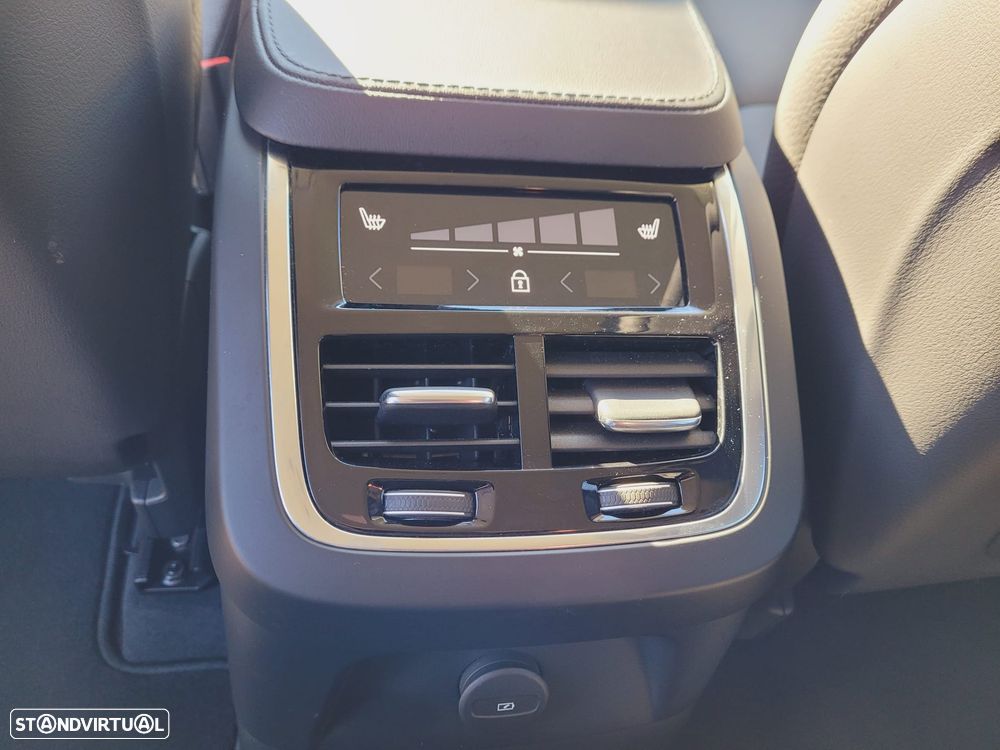 Volvo XC 90 T8 AWD Recharge Core - 23