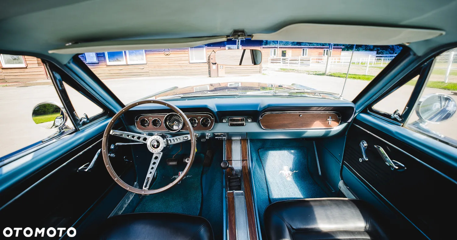 Ford Mustang - 21