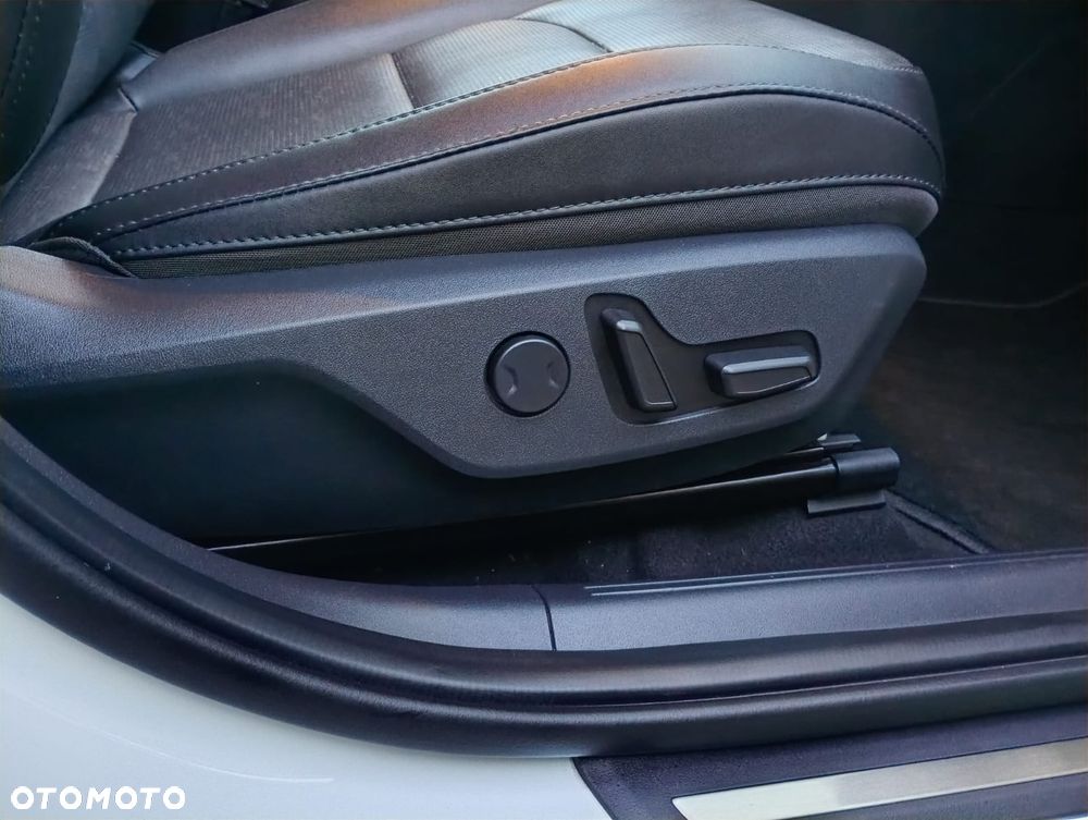 Kia Niro 64kWh XL - 24