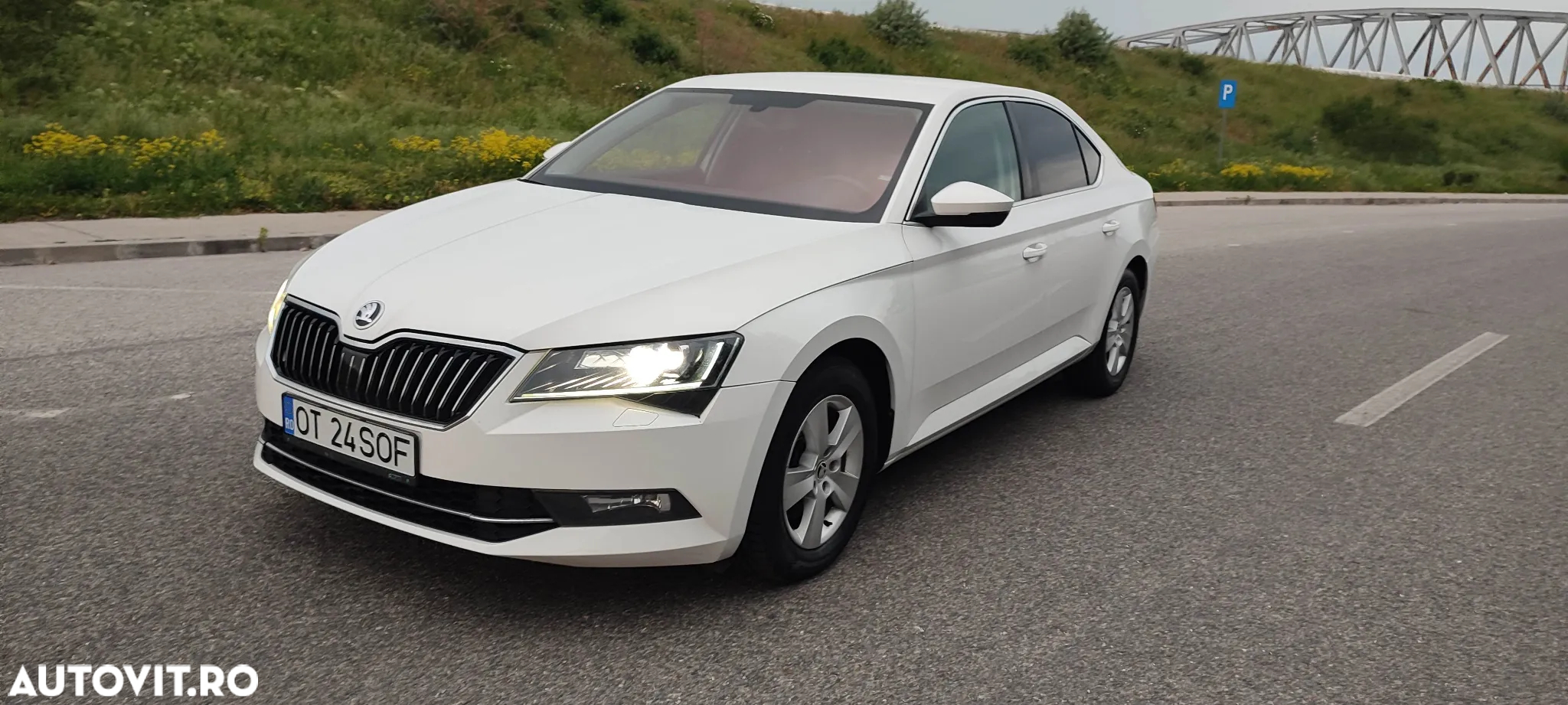 Skoda Superb 2.0 TDI Ambition - 3