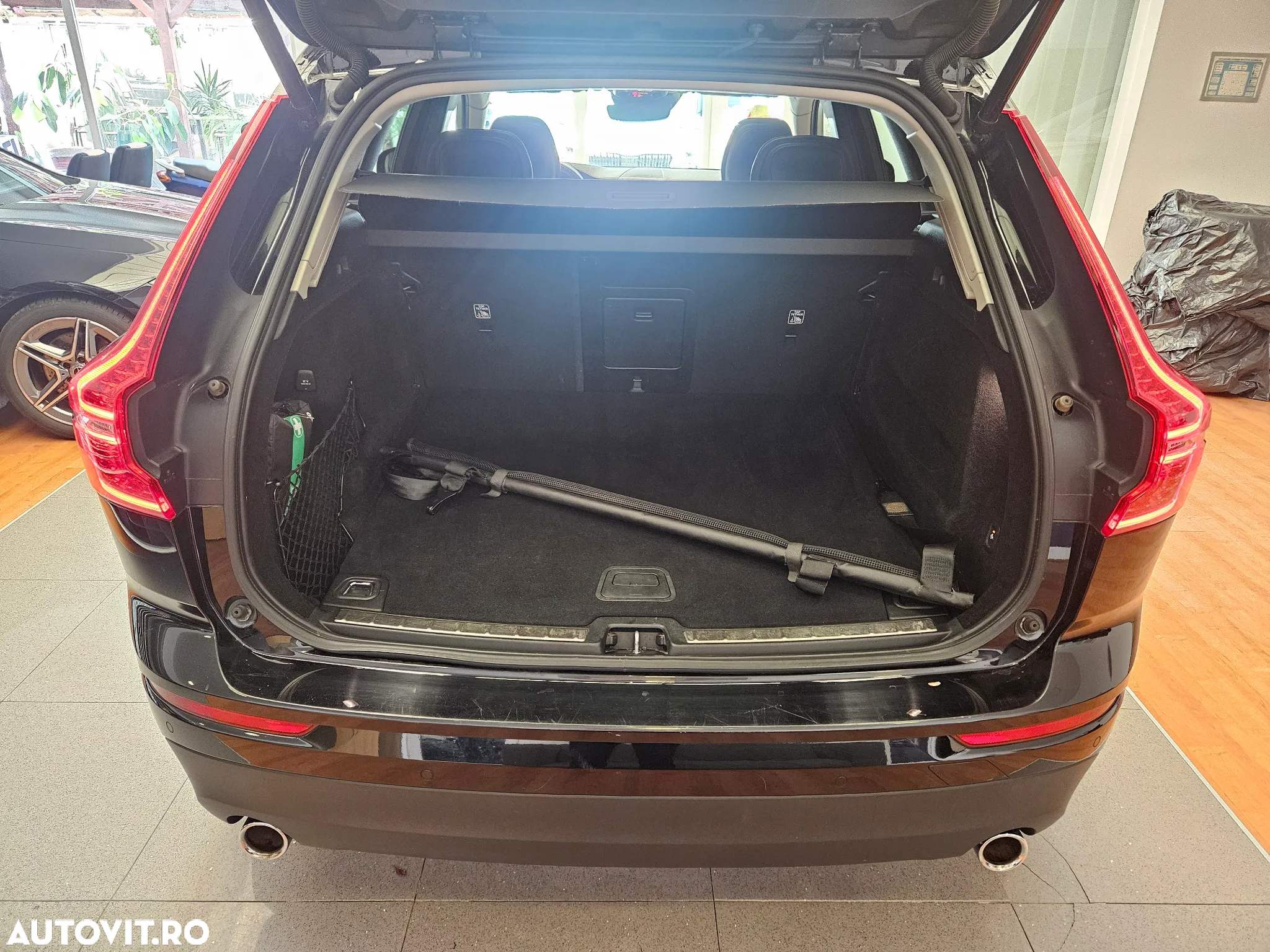 Volvo XC 60 B4 MHEV AT8 FWD Momentum Pro - 20