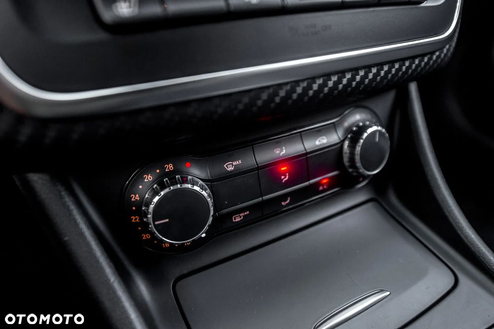 Mercedes-Benz Klasa A 250 4-Matic Sport - 36