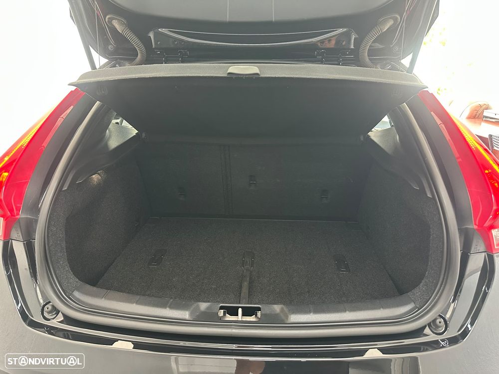 Volvo V40 2.0 D3 Kinetic Geartronic - 34