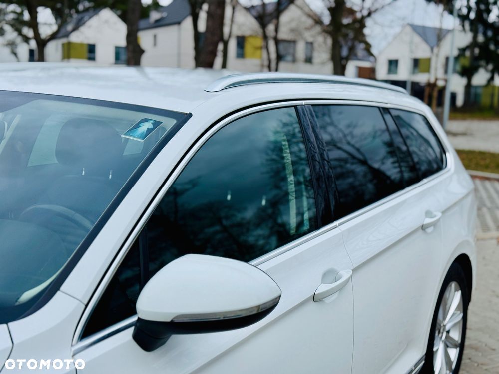 Volkswagen Passat Variant 2.0 TDI SCR 4Motion DSG Highline - 22