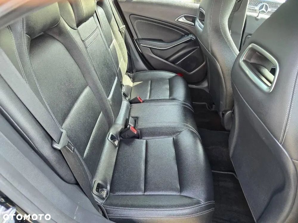 Mercedes-Benz CLA 250 4Matic 7G-DCT AMG Line - 8