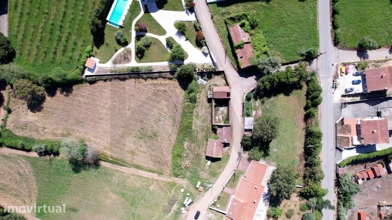 Terreno 4.400 m2 com ruínas e elevado potencial de construção | Óbidos - Grande imagem: 2/8