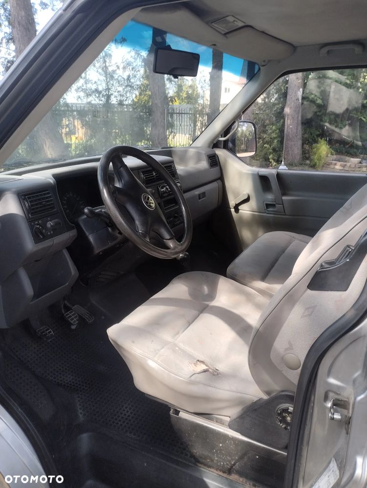 Volkswagen Transporter - 4