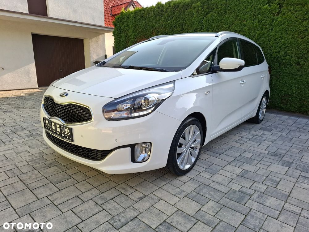 Kia Carens - 2