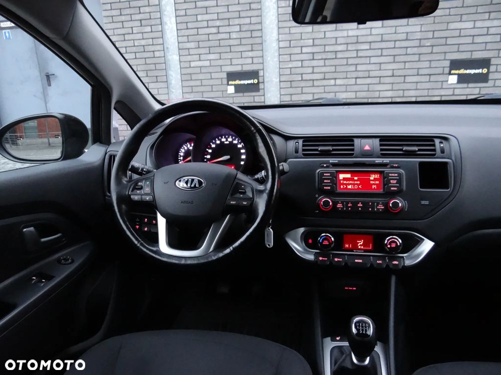 Kia Rio 1.4 Dream Team Edition - 27