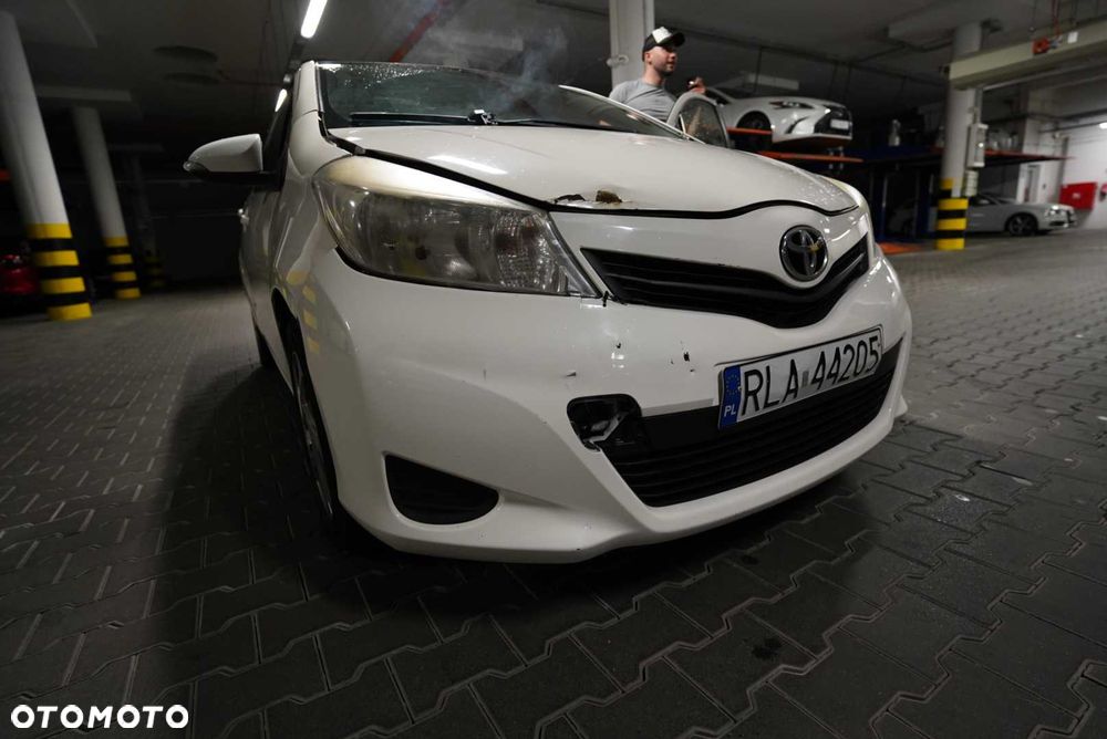 Toyota Yaris - 7