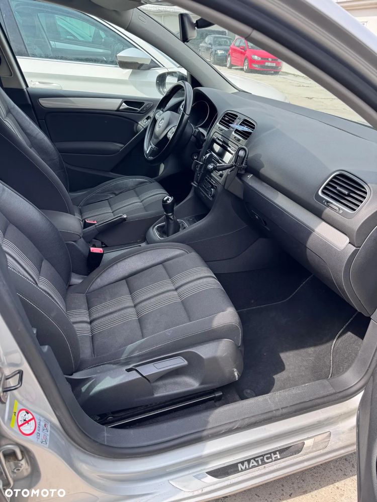 Volkswagen Golf 2.0 TDI DPF BlueMotion Technology MATCH - 5