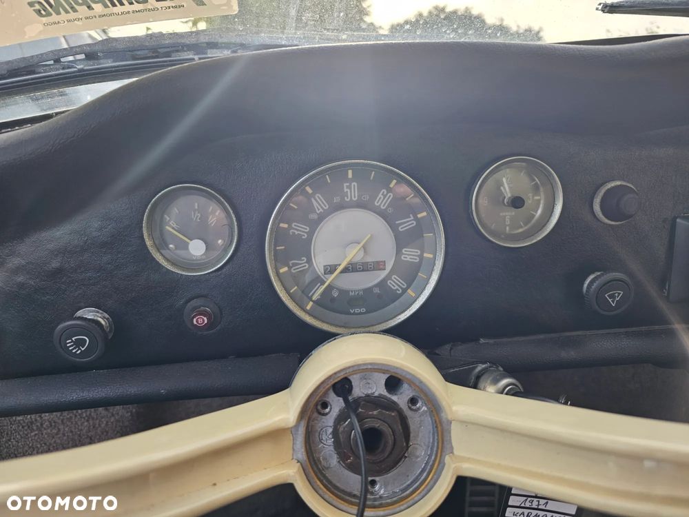 Volkswagen Karmann Ghia - 18